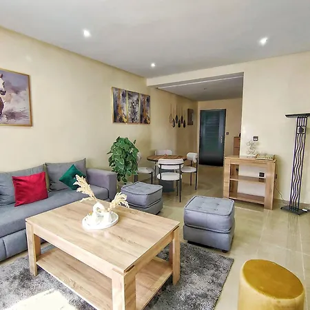 Chic & Comfort Apartment